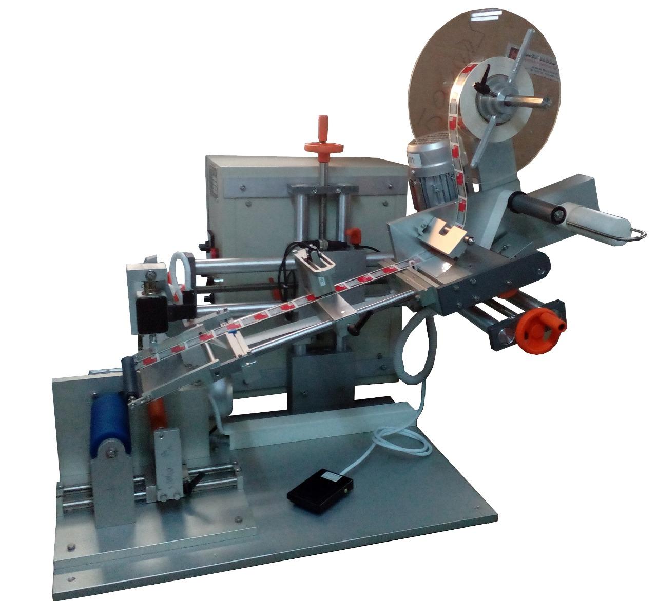 Etiqueteuse C.M.E 211:  produits ronds